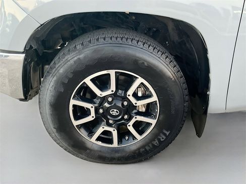 Used 2021 Toyota Tundra Limited w/ Limited Premium Package image 28