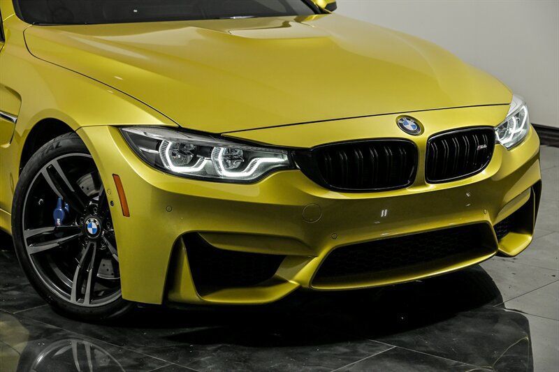Used 2018 BMW M4 Coupe RWD image 2