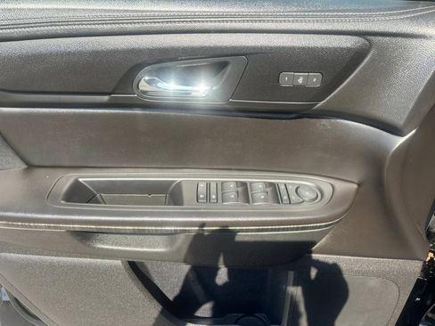 Used 2017 GMC Acadia Limited SLT AWD/4WD image 15