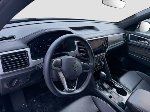 Used 2022 Volkswagen Atlas Cross Sport SE image 9