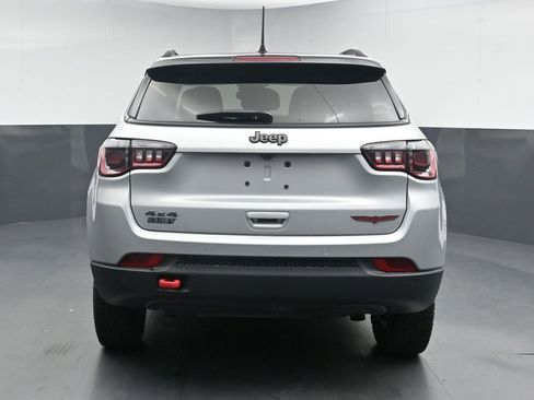 Used 2024 Jeep Compass Trailhawk AWD/4WD image 8