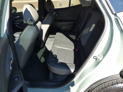Used 2026 Chevrolet Trax ACTIV w/ Sunroof Package FWD image 38