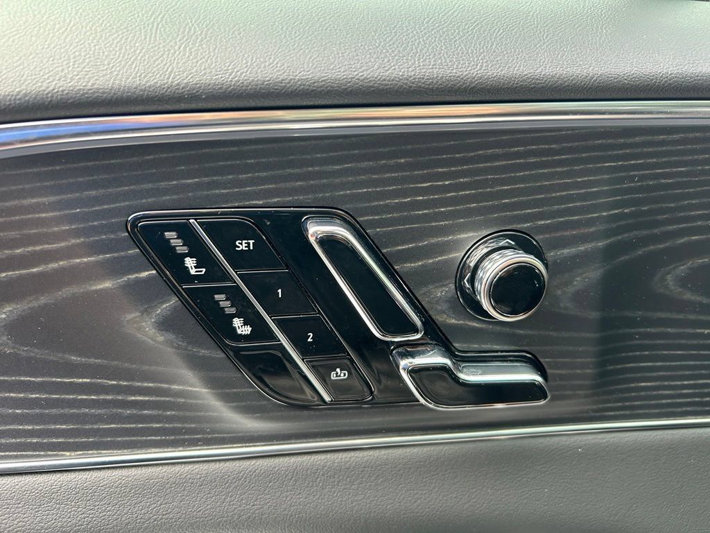 Used 2024 Cadillac Lyriq Sport AWD/4WD image 55