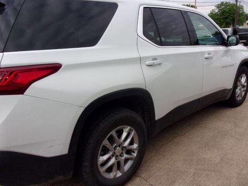 Used 2019 Chevrolet Traverse LS w/ LPO, Floor Liner Package FWD image 5