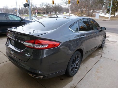 Used 2018 Ford Fusion SE w/ Equipment Group 201A AWD/4WD image 2