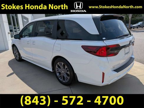 Certified 2025 Honda Odyssey Touring image 4