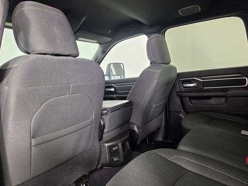 Used 2025 RAM 2500 Big Horn AWD/4WD image 38