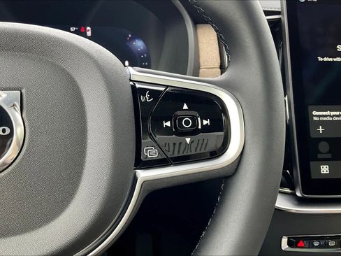 New 2026 Volvo XC90 B6 Plus w/ Protection Package Premier image 18