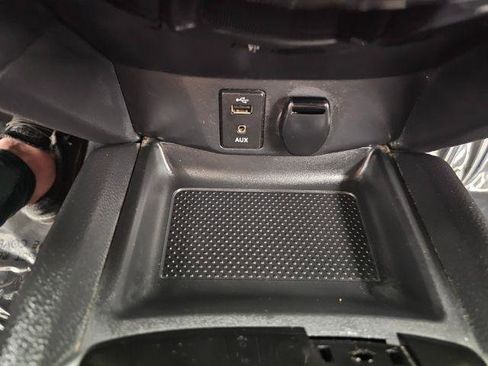 Used 2016 Nissan Rogue S AWD/4WD image 16