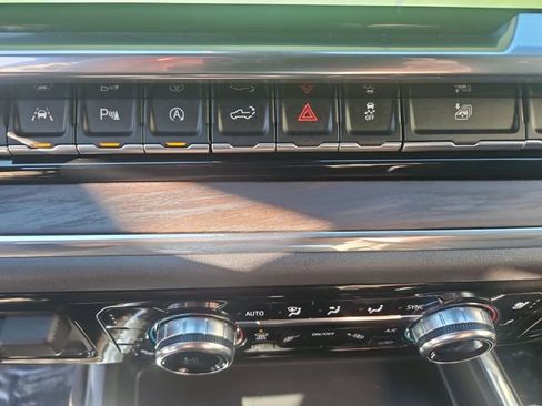 Used 2023 GMC Sierra 1500 SLT w/ SLT Convenience Package image 35