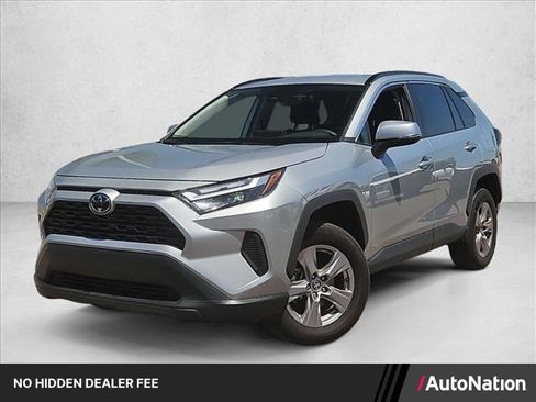 Used 2025 Toyota RAV4 XLE FWD image 1