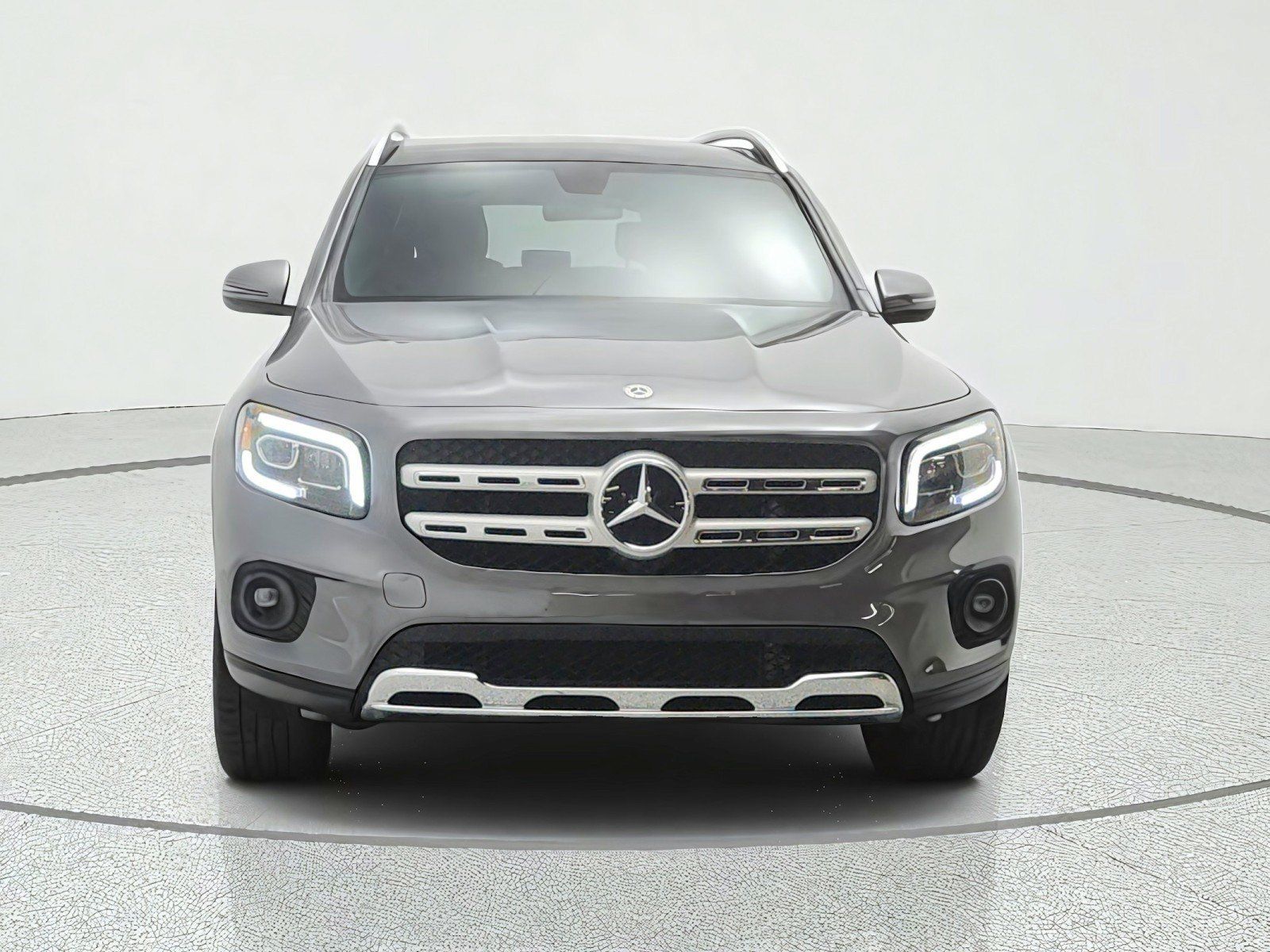 Used 2022 Mercedes-Benz GLB 250 image 2
