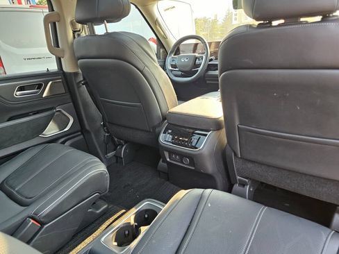 Used 2025 INFINITI QX80 Sensory AWD/4WD image 13