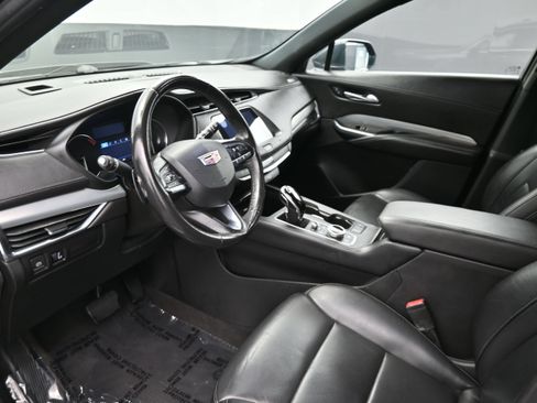 Used 2020 Cadillac XT4 Premium Luxury FWD image 10