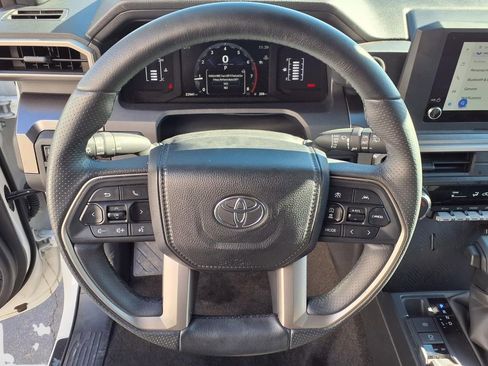 Used 2025 Toyota 4Runner SR5 image 28
