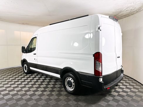 Used 2022 Ford Transit 150 Medium Roof image 5