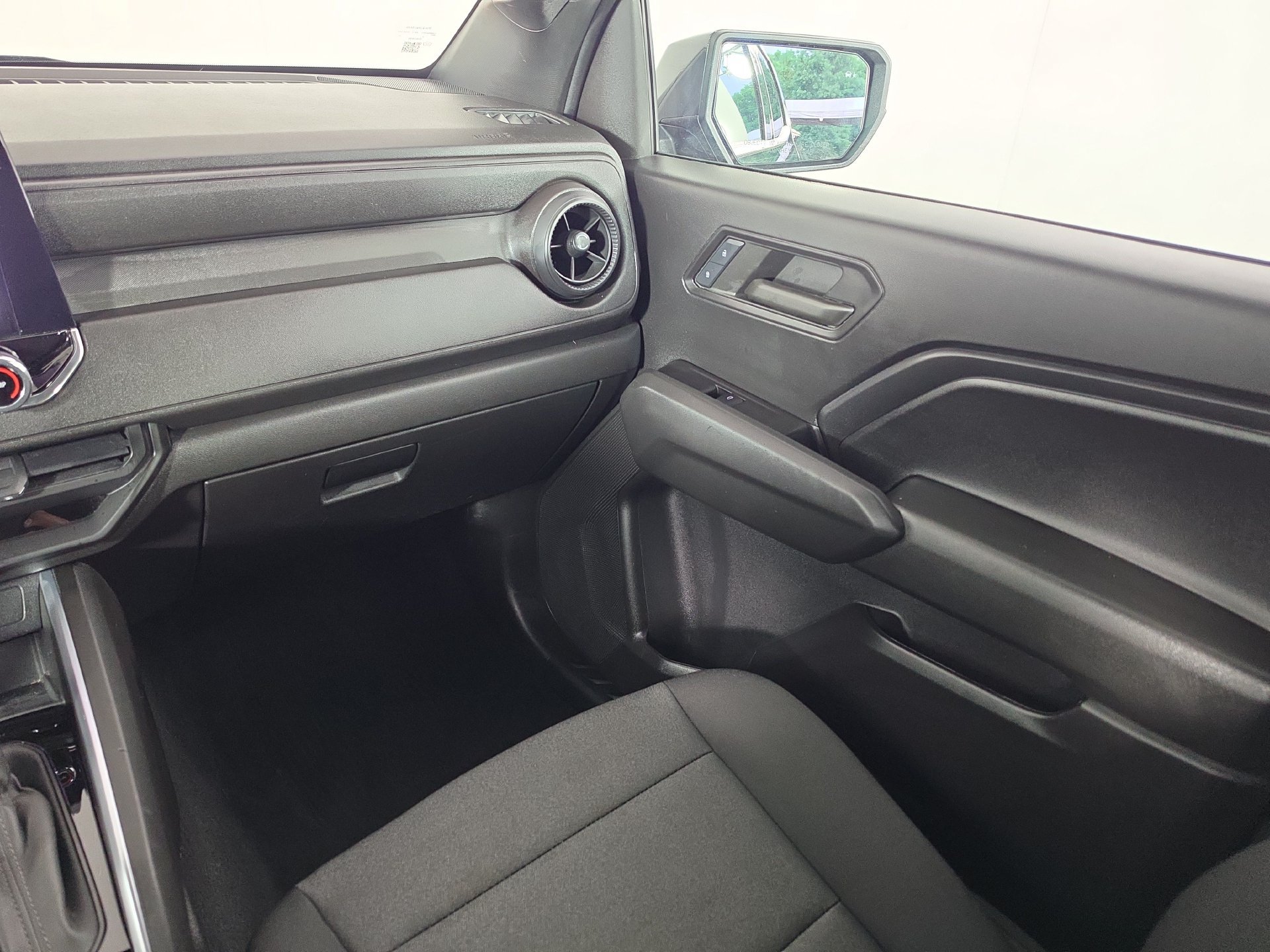 Used 2024 Chevrolet Colorado Trail Boss AWD/4WD image 33