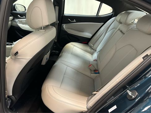 New 2025 Genesis G70 2.5T image 9