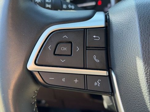 Used 2022 Toyota Highlander XLE image 24