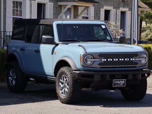 Certified 2021 Ford Bronco Badlands image 2
