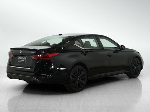 Used 2022 Nissan Altima 2.5 SR w/ Midnight Edition Package image 5