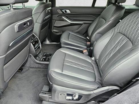 New 2026 BMW X7 M60i image 15