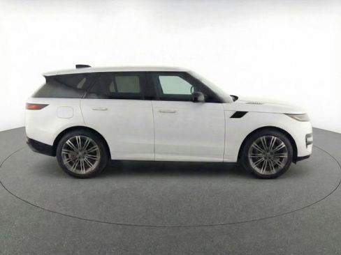 Certified 2025 Land Rover Range Rover Sport SE image 36