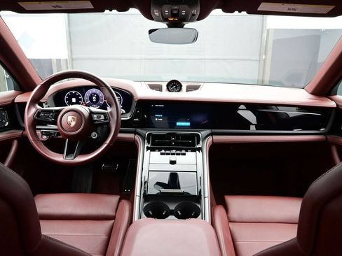 Certified 2025 Porsche Panamera 4 AWD/4WD image 20