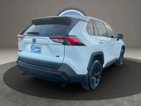 Used 2022 Toyota RAV4 LE image 24