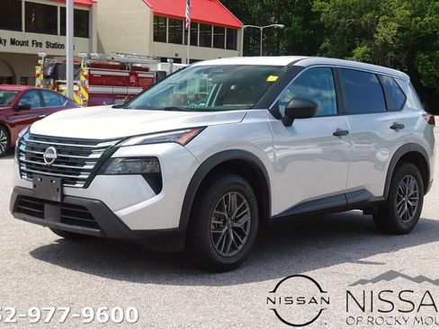 Certified 2024 Nissan Rogue S FWD image 3