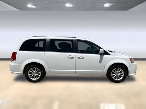 Used 2020 Dodge Grand Caravan SXT FWD image 8