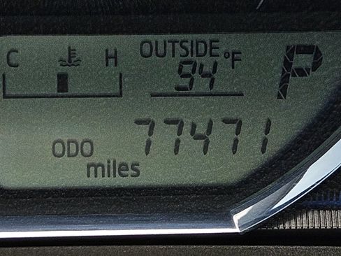 Used 2015 Toyota RAV4 Limited w/ Technology Package FWD image 30