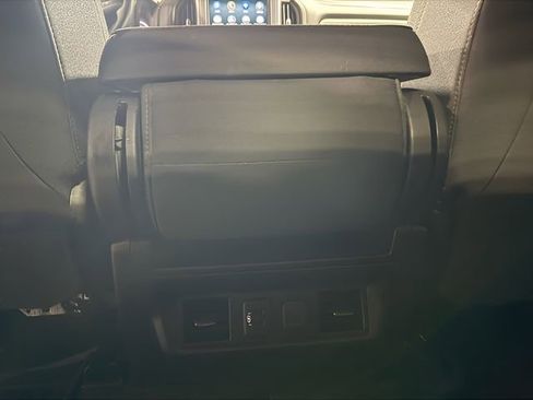 Used 2022 GMC Sierra 1500 SLE image 31