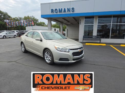 Used 2015 Chevrolet Malibu LT w/ Power Convenience Package FWD image 1