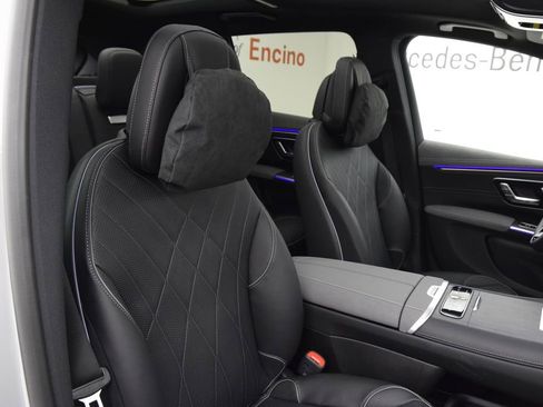 New 2026 Mercedes-Benz EQS 550 4MATIC SUV image 17