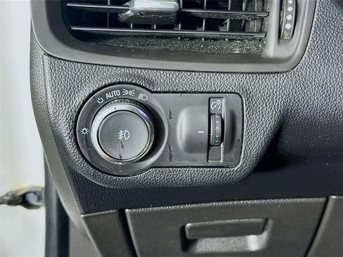 Certified 2019 Buick Envision Essence FWD image 10