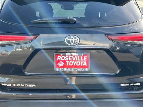 Used 2025 Toyota Highlander XSE AWD/4WD image 19