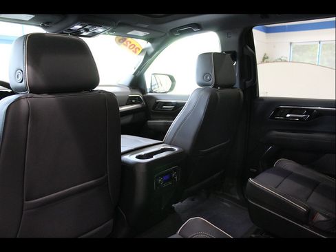 Used 2026 Chevrolet Tahoe Premier w/ Sun And Tow Package AWD/4WD image 16
