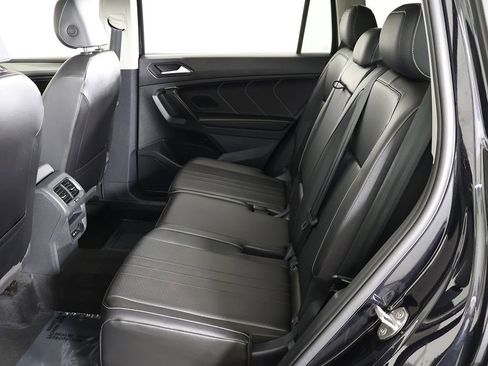 Certified 2024 Volkswagen Tiguan SE w/ Panoramic Sunroof Package AWD/4WD image 35