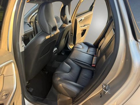 Used 2014 Volvo XC60 3.2 w/ Climate Package AWD/4WD image 17