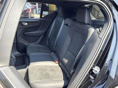 Used 2023 Volvo XC40 Recharge Ultimate w/ Protection Package Premier AWD/4WD image 6