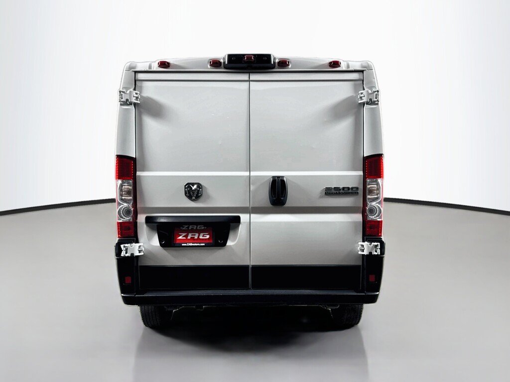 Used 2025 RAM ProMaster 2500 w/ Convenience Group FWD image 4
