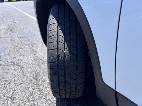 Used 2019 Chevrolet Blazer LT FWD image 15
