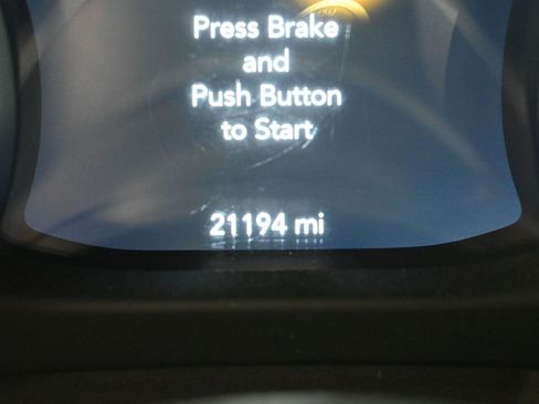 Used 2022 Jeep Wrangler Unlimited Rubicon w/ LED Lighting Group AWD/4WD image 12