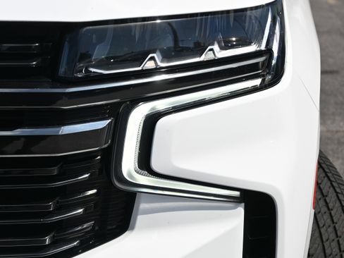 Used 2022 Chevrolet Tahoe RST w/ Luxury Package AWD/4WD image 6