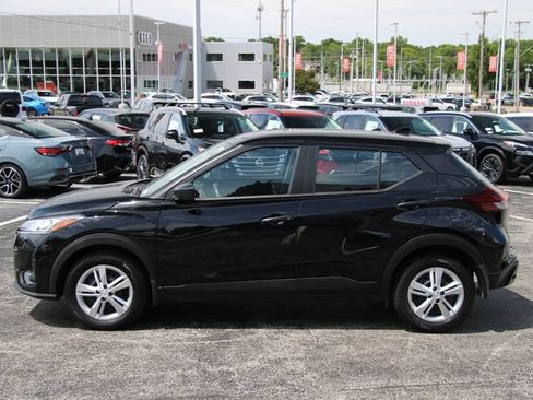 Used 2025 Nissan Kicks Play S FWD image 2