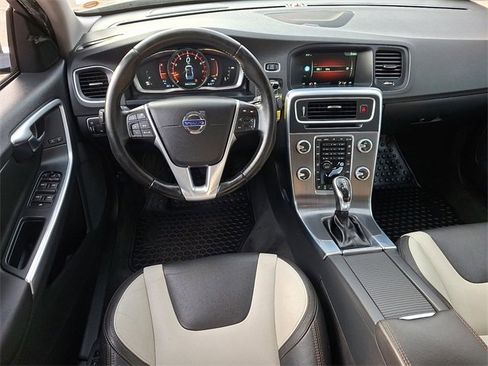 Used 2016 Volvo S60 T5 Cross Country Platinum image 11