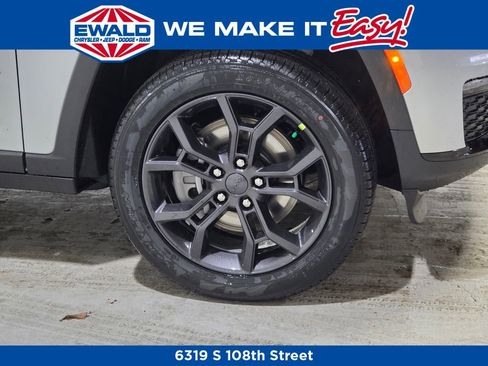 New 2025 Jeep Grand Cherokee L Limited image 14