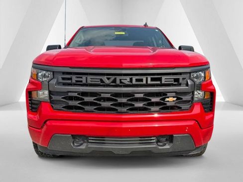 Used 2022 Chevrolet Silverado 1500 Custom AWD/4WD image 2