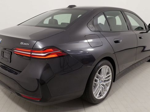 Used 2024 BMW 530i image 13